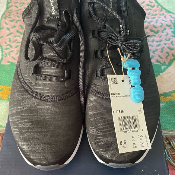 REBOOK DailyFit Sneakers - Picture 1 of 6